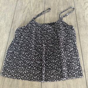 Black and White flowered pleated tank top, Hollister brand size Small